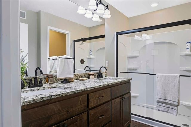 905 Ingleside Drive, Pleasant Hill, MO 64080