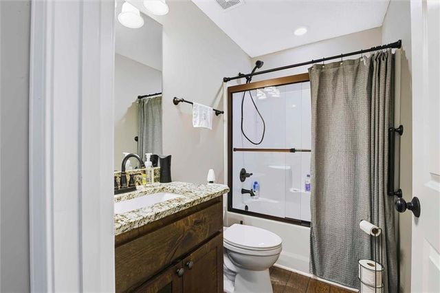 905 Ingleside Drive, Pleasant Hill, MO 64080