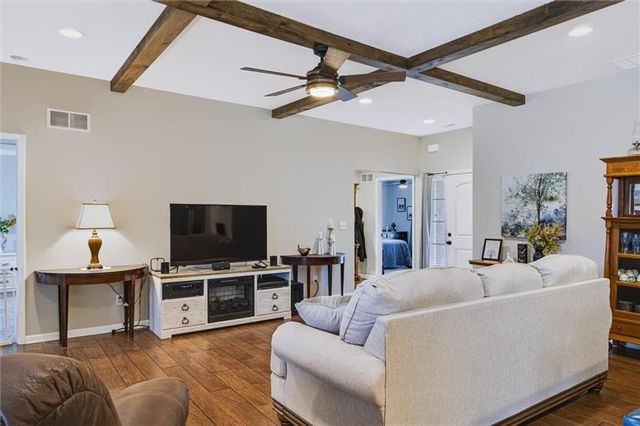 905 Ingleside Drive, Pleasant Hill, MO 64080