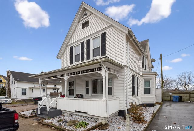 4 Robbins Court, Norwich, CT 06360