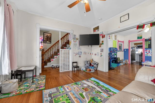 4 Robbins Court, Norwich, CT 06360