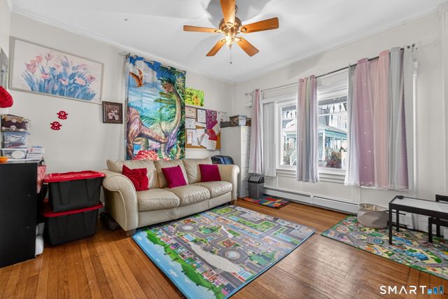 4 Robbins Court, Norwich, CT 06360