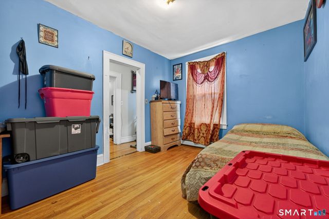 4 Robbins Court, Norwich, CT 06360