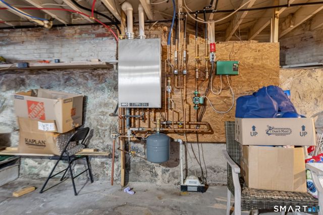 4 Robbins Court, Norwich, CT 06360