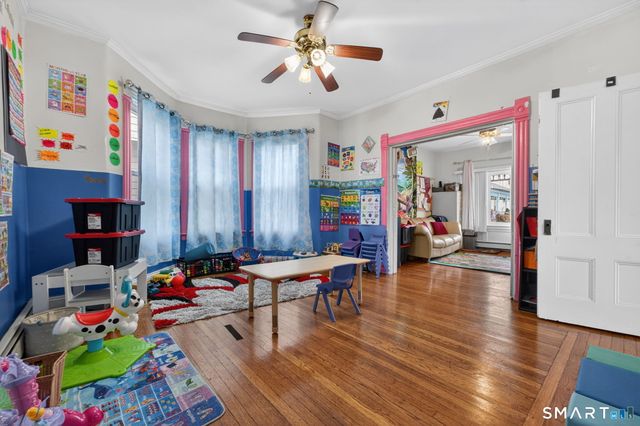 4 Robbins Court, Norwich, CT 06360