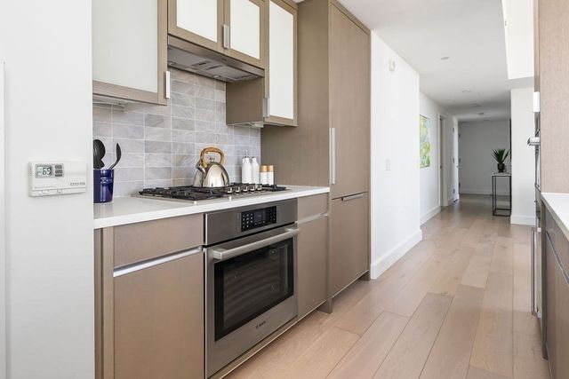100 Lovejoy Wharf 12-A, Boston, MA 02114