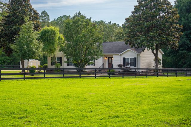 500 Burkelo Road, Wagener, SC 29164