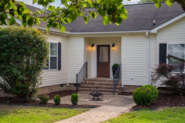 500 Burkelo Road, Wagener, SC 29164