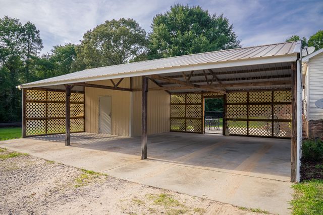 500 Burkelo Road, Wagener, SC 29164