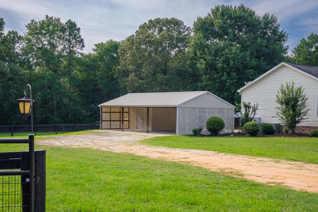 500 Burkelo Road, Wagener, SC 29164