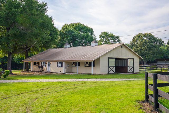 500 Burkelo Road, Wagener, SC 29164