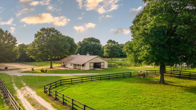 500 Burkelo Road, Wagener, SC 29164
