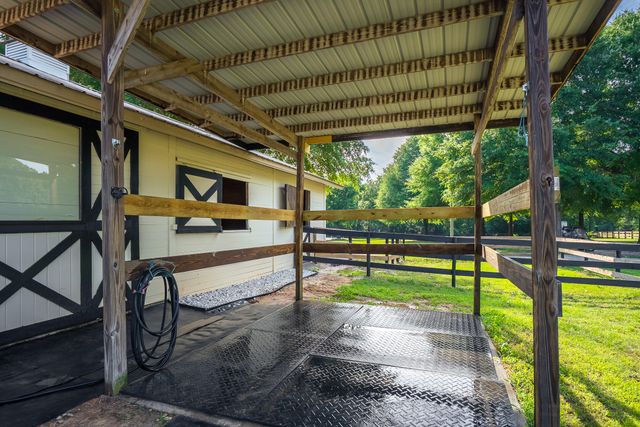 500 Burkelo Road, Wagener, SC 29164