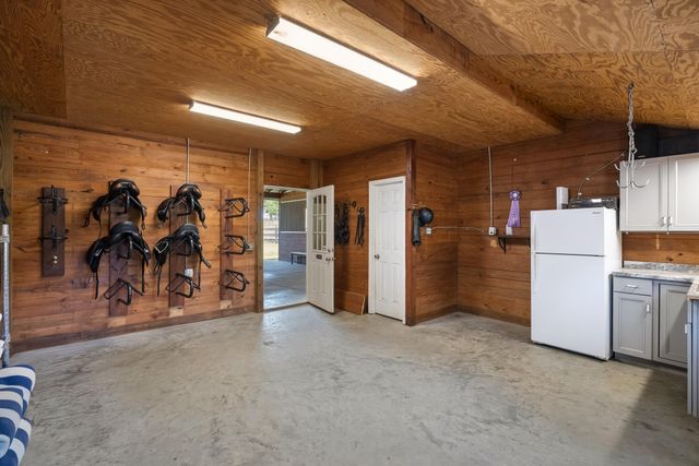 500 Burkelo Road, Wagener, SC 29164