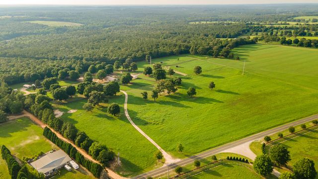 500 Burkelo Road, Wagener, SC 29164