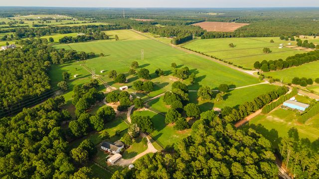 500 Burkelo Road, Wagener, SC 29164