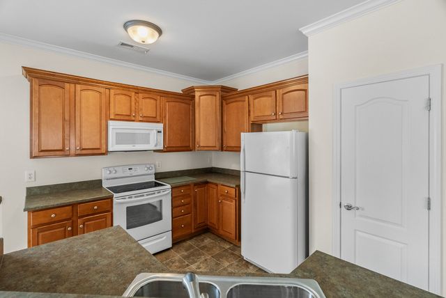 141 Dimaggio Dr, Springfield, TN 37172