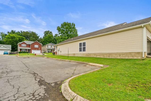 141 Dimaggio Dr, Springfield, TN 37172