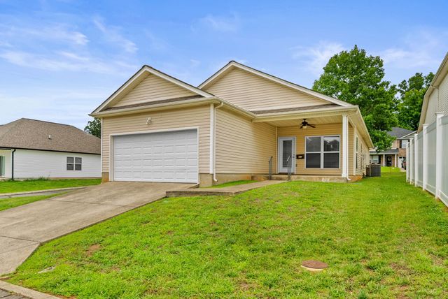 141 Dimaggio Dr, Springfield, TN 37172