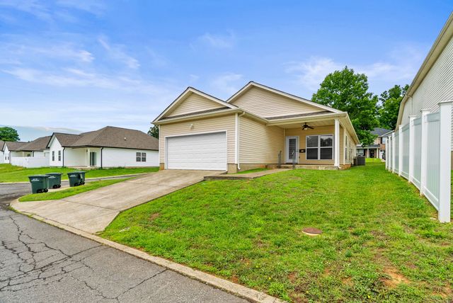 141 Dimaggio Dr, Springfield, TN 37172