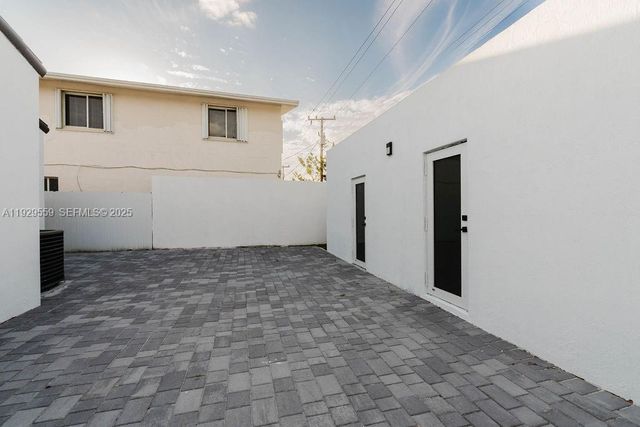 2101 SW 16th Ter, Miami, FL 33145