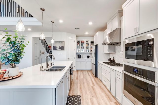 713 Leeward PASS, Leander, TX 78641