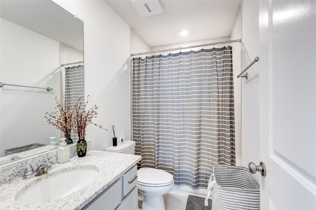 713 Leeward PASS, Leander, TX 78641