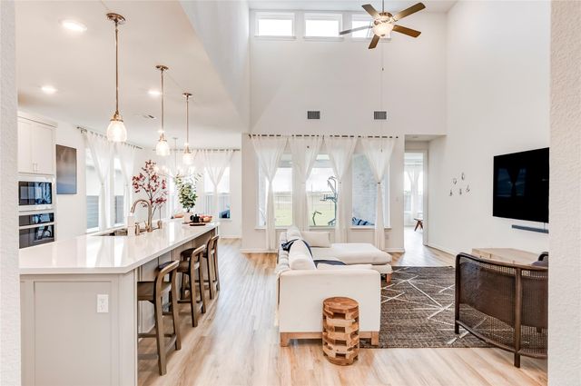 713 Leeward PASS, Leander, TX 78641