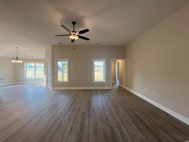 978 Inglewood Dr., Loris, SC 29569