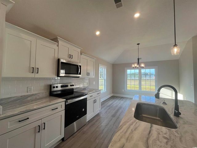 978 Inglewood Dr., Loris, SC 29569