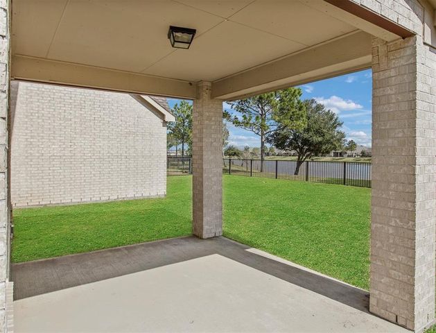 1995 Biscayne Lake Drive, Pearland, TX 77584