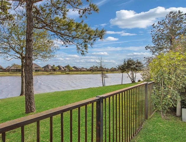 1995 Biscayne Lake Drive, Pearland, TX 77584