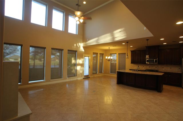 1995 Biscayne Lake Drive, Pearland, TX 77584