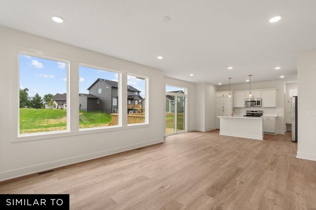 1021 Shady Lane Drive, Norwalk, IA 50211