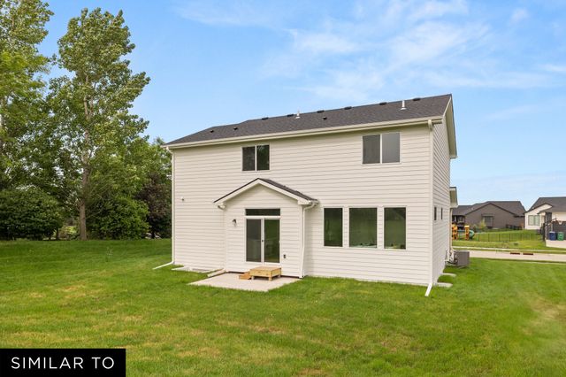 1021 Shady Lane Drive, Norwalk, IA 50211