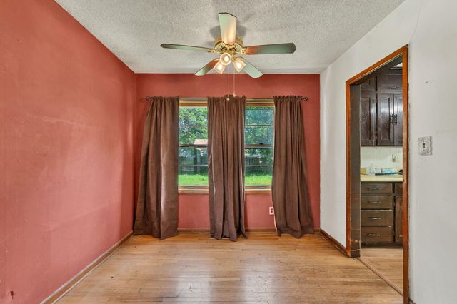 1514 W 16th St N, Wichita, KS 67203