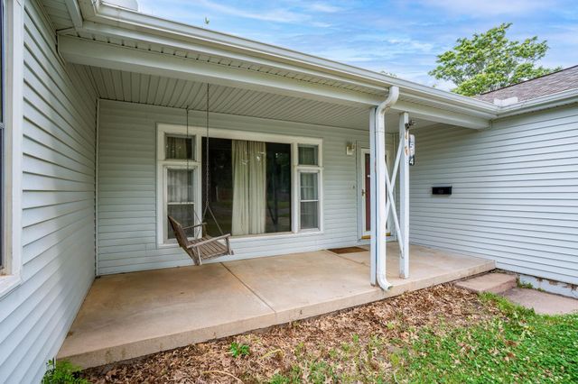 1514 W 16th St N, Wichita, KS 67203