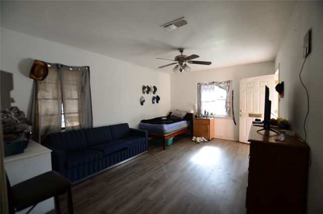 4413 Merida Avenue, Fort Worth, TX 76115