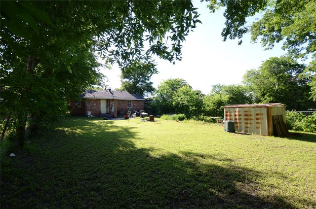 4413 Merida Avenue, Fort Worth, TX 76115