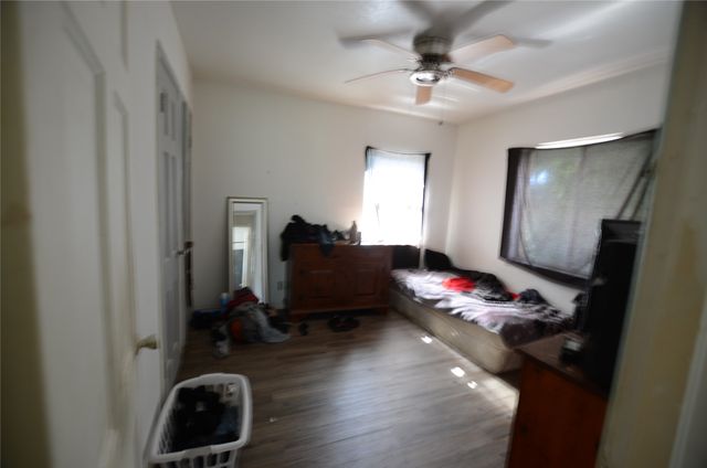 4413 Merida Avenue, Fort Worth, TX 76115
