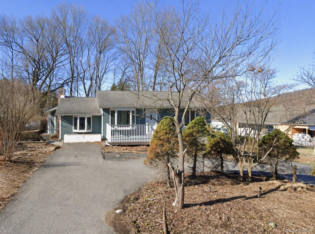 6 Merriewold Lane S, Monroe, NY 10950