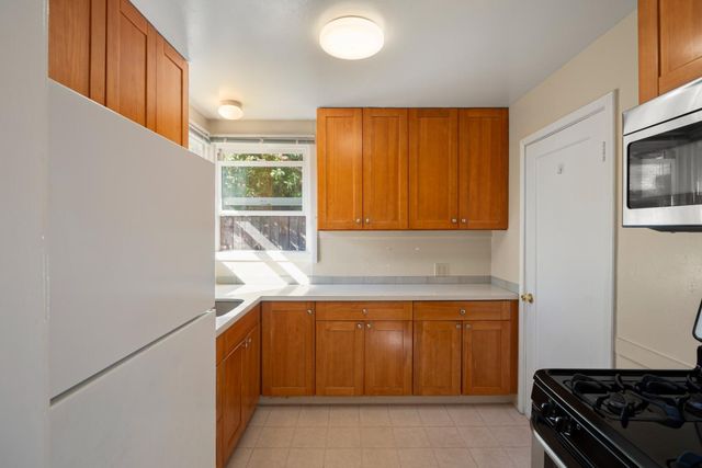 1712 Anamor Street, Redwood City, CA 94061