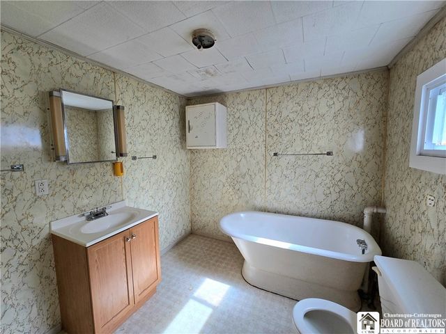 102 Wellsville Street, Bolivar, NY 14715