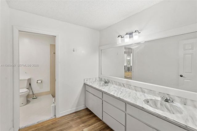 10823 NW 7th St, Coral Springs, FL 33071