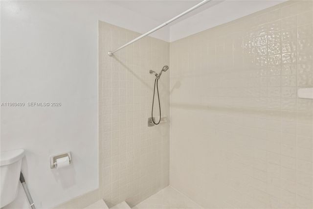 10823 NW 7th St, Coral Springs, FL 33071