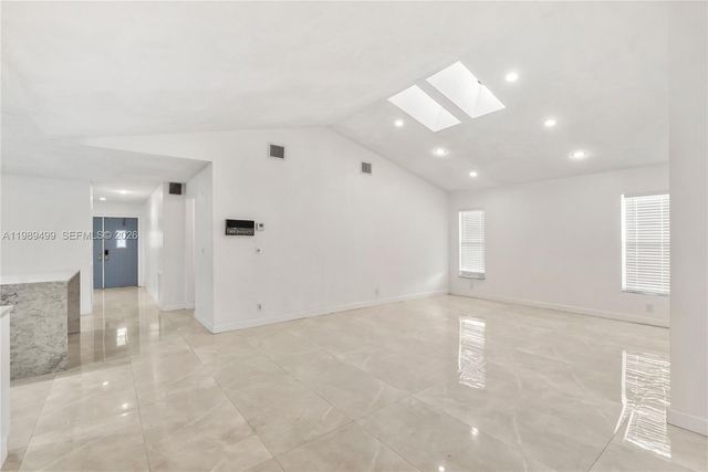 10823 NW 7th St, Coral Springs, FL 33071