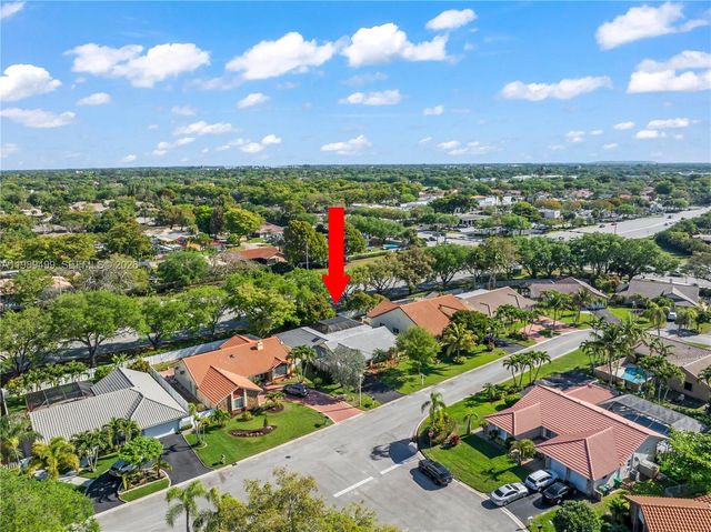 10823 NW 7th St, Coral Springs, FL 33071