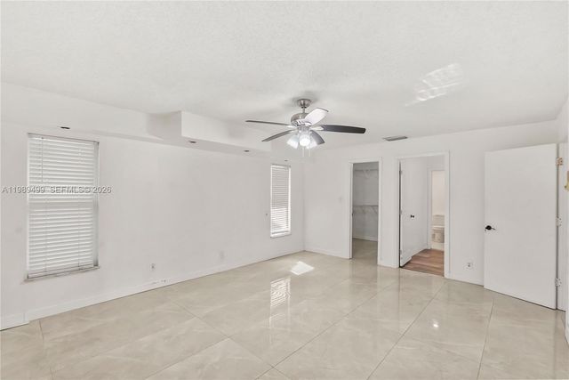 10823 NW 7th St, Coral Springs, FL 33071