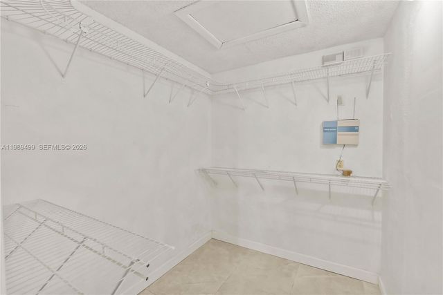 10823 NW 7th St, Coral Springs, FL 33071