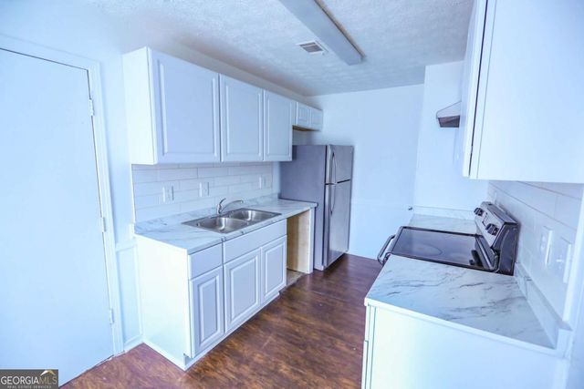 1967 Singer Way, Lithonia, GA 30058